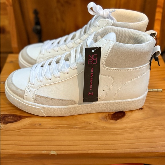 Classic White High-Top Sneakers - Picture 3 of 6